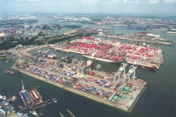 Directorul general al CN APMC spune că Portul Constanţa nu este de vânzare, doar se privatizează 5%